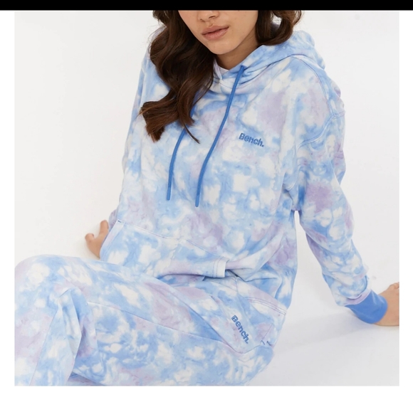 BENCH JOGGER AND HOODIE - Picture 2 of 3